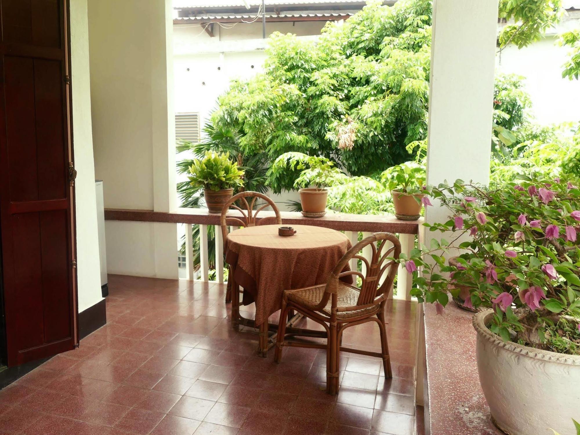 Hotel Lani'S House By The Ponds Vientiane Esterno foto