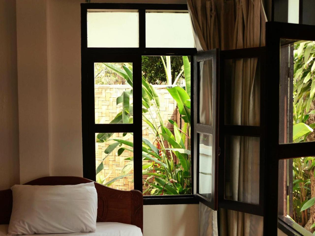 Hotel Lani'S House By The Ponds Vientiane Esterno foto